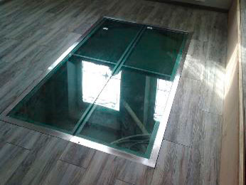 Люки на мансарду и со стеклом